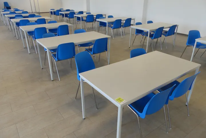 4x Tisch mit 12x Stuhl Maße in cm je ca. 160 x 80